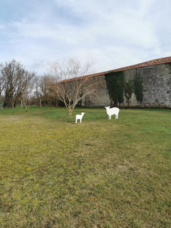 Au Domaine De Gigie Panzió Chervettes Kültér fotó